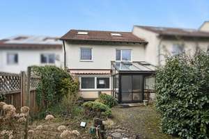 Familienfreundliches Reihenmittelhaus mit Wintergarten in Thalfingen! – Die vollständige Adresse der Immobilie erhältst du vom Anbieter., 89275 Elchingen – Vorschaubild 1