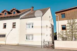 Solide Investition mit Zukunft: Vermietetes Reihenendhaus in Windorf!