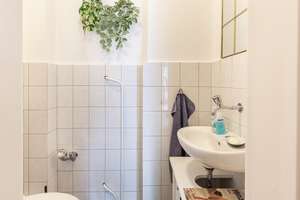 Top-Lage für Kapitalanleger – vermietete 3-Zimmer-Wohnung mit Süd-Loggia in Hamburg-Rotherbaum! – Die vollständige Adresse der Immobilie erhältst du vom Anbieter., 20146 Rotherbaum, Hamburg – Vorschaubild 3