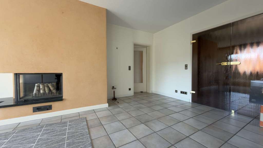 Immobilie in Ebergötzen - Unternehmertraum! Ihr neuer Firmensitz - Wohn- und Geschäftshaus mit großem Grundstück und Garagen - Bild 4