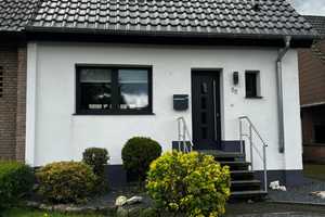 Einziehen und sich wohlfühlen! Charmante Doppelhaushälfte in Bocholt zu verkaufen – Burloer Weg 88, 46397 Borken (Kreis) – Vorschaubild 1