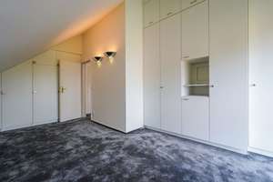 Großzügige Maisonette-Wohnung mit Galerie, Kamin und Balkon in Wittlaer – 40489 Wittlaer, Düsseldorf – Vorschaubild 13