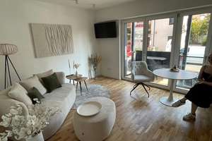 exclusive möbl. 2 Zi. Wohnung mit kl. Balkon TOP Ausstattung