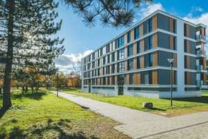 Attraktives Wohnen mit Weitblick – Barrierearme Komfortwohnung mit Loggia im Grünen – Die vollständige Adresse der Immobilie erhältst du vom Anbieter., 38440 Hohenstein, Wolfsburg – Vorschaubild 1