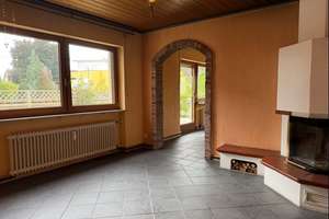 3-Familienhaus in Nürnberg-Altenfurt mit zwei freien Wohnungen, zwei Garagen und Carport – Die vollständige Adresse der Immobilie erhältst du vom Anbieter., 90475 Altenfurt, Moorenbrunn, Nürnberg – Vorschaubild 3