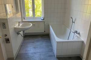 Mockau, frisch renovierte 2 Zimmer-Wohnung, Tageslichtbad mit Wanne im 1. OG, Laminat – Die vollständige Adresse der Immobilie erhältst du vom Anbieter., 4357 Mockau-Nord, Leipzig – Vorschaubild 4