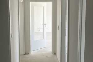 Offener Wohn- und Kochbereich – Stilvolle Wohnung mit Loggia und Grünblick – Kurt-Schumacher-Ring 3, 38444 Wolfsburg – Vorschaubild 7