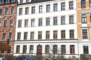 Mehrfamilienhaus mit Balkonen in Schloßchemnitz
