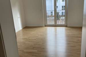 Moderne 3-Zimmer Wohnung mit Balkon im 2. OG nahe City – Die vollständige Adresse der Immobilie erhältst du vom Anbieter., 72764 Reutlingen-Mitte, Reutlingen – Vorschaubild 4