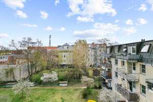 BEZUGSFREI: Toller Grundriss in Neubau 1998 mit Süd-Balkon plus Tiefgaragenstellplatz – Moissistraße 14, 12489 Berlin – Vorschaubild 1