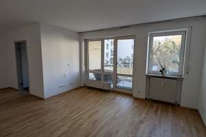 In Schwabing: Ruhige 3-Zimmer-Wohnung mit 2 TG-Plätzen am See - von privat