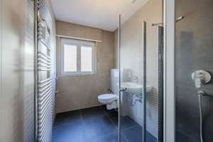 Mehrfamilienhaus mit Potenzial – ideal für Anleger & Eigennutzer – Die vollständige Adresse der Immobilie erhältst du vom Anbieter., 70376 Münster, Stuttgart – Vorschaubild 5