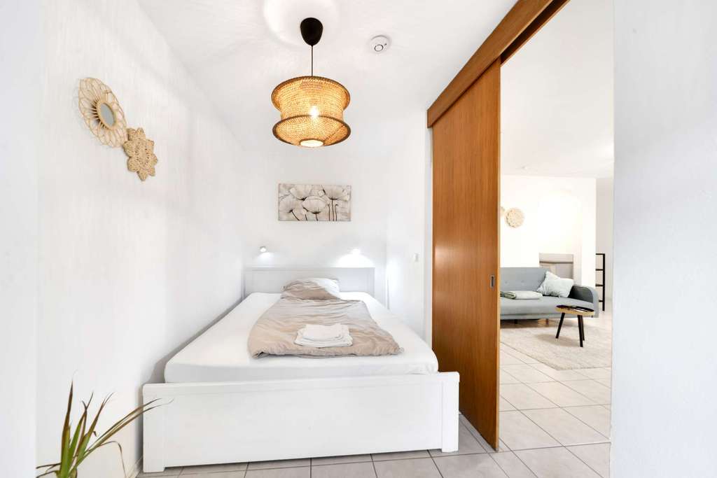 Immobilie in Erding - Perfekt geschnittene Wohnung ohne Mietvertrag – mit Loggia, neuer Küche & TG-Stellplatz - Bild 0