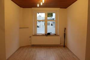 +++ Schöne 2 Zimmer Wohnung in Solingen Gräfrath, gute Verkehrsanbindung, EBK u.v. mehr +++ – Wuppertaler Straße 69, 42653 Gräfrath, Solingen – Vorschaubild 2