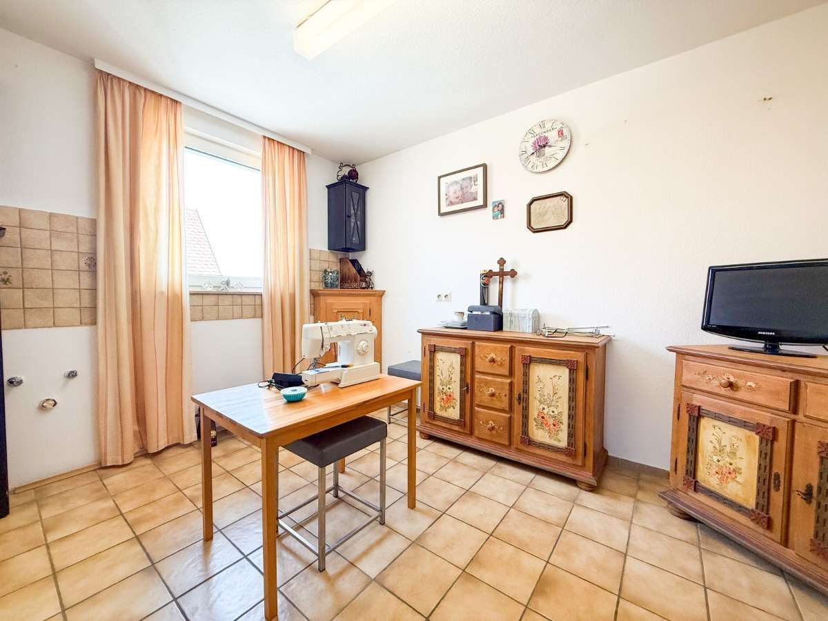 Immobilie in Neuhausen - Mehrfamilienhaus + Nebengebäude mit Entwicklungspotenzial - Bild 5