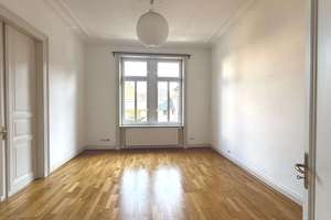 STILLVOLLE 3-ZIMMER-ALTBAUWOHNUNG IN BEGEHRTER LAGE NAHE DER WIESBADENER FUSSGÄNGERZONE! – Die vollständige Adresse der Immobilie erhältst du vom Anbieter., 65185 Mitte, Wiesbaden – Vorschaubild 6