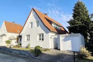 ==Ab sofort frei! Solides EFH am Stadtrand von Lage == – Die vollständige Adresse der Immobilie erhältst du vom Anbieter., 32791 Lage – Vorschaubild 1