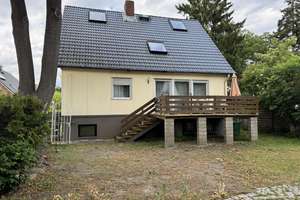 Vermietetes Einfamilienhaus mit Einliegerwohnung im beliebten Blumenviertel – Die vollständige Adresse der Immobilie erhältst du vom Anbieter., 12357 Rudow, Berlin – Vorschaubild 1