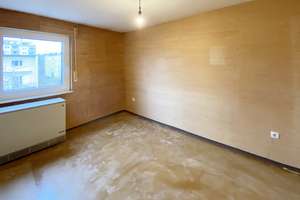 NBG-EIBACH: KOMPLETT SANIERUNGSBEDÜRFTIGES 2-FAMILIEN-REIHENMITTELHAUS OHNE GARAGE IN RUHIGER LAGE – Riedenburger Straße 39, 90451 Röthenbach Ost, Nürnberg – Vorschaubild 34