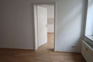Günstige 3-Zimmer mit Laminat, Wannenbad, Balkon in Bestlage nähe Küchwald! – Ludwigstraße 39, 9113 Schloßchemnitz, Chemnitz – Vorschaubild 9