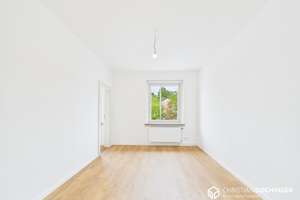 Frisch renovierte 3-Zimmer-Wohnung mit neuer Einbauküche – 93049 Westenviertel, Regensburg – Vorschaubild 4