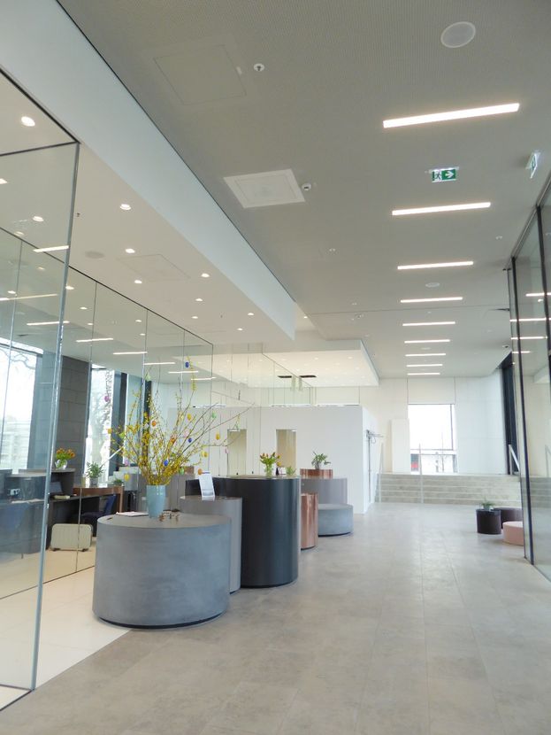 24 Etage im Henninger Turm.. V-E-R-M-I-E-T-E-T image 2