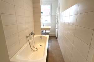 Ihr neues Zuhause auf 60 m² – modernisiert, hell und sofort bezugsfrei + Stellplatz  – Dürerstraße 2-4, 4571 Rötha – Vorschaubild 3