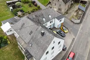 Unmittelbar am Nürburgring: Mehrfamilienwohnhaus mit Potential – Ahrweiler (Kreis) – Vorschaubild 2