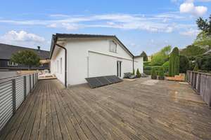 Attraktives Zweifamilienhaus in schöner Lage von Gaggenau mit großem Grundstück – Die vollständige Adresse der Immobilie erhältst du vom Anbieter., 76571 Gaggenau – Vorschaubild 3