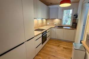 Energiesparend und gesund Wohnen: Neues Holzmassiv-Reihenhaus mit 6 Zimmern in Obermenzing – Bauseweinallee 58f, 81247 Obermenzing, München – Vorschaubild 6