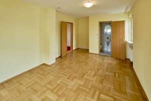 Gepflegtes 5-Zimmer-Einfamilienhaus mit Doppelgarage und 4 Stellplätzen! – Die vollständige Adresse der Immobilie erhältst du vom Anbieter., 89367 Waldstetten – Vorschaubild 2