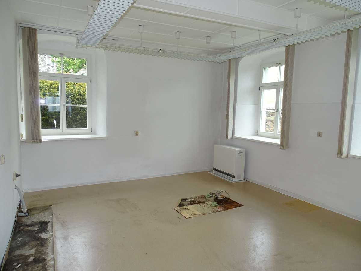 Sprechzimmer links