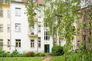 Balkon + 4 Zimmer + Altbau