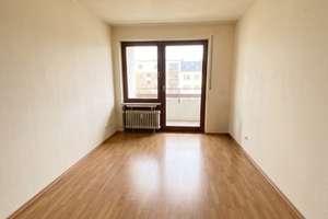 2 Zimmer-Wohnung mit Schwarzwaldblick. 
Lichtdurchflutete Zimmer, Balkon mit Doppelzugang und Tiefg – 79106 Alt-Stühlinger, Freiburg im Breisgau – Vorschaubild 4