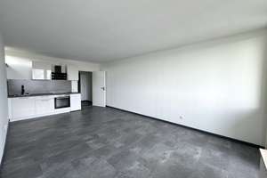 Bezugsfertig mit Skylineblick – renoviertes 1-Zimmer-Apartment in Frankfurt Nied