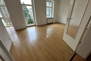 1. OG / neuer Vinylboden/ Wanne + Dusche / Süd-Balkon u.v.m. – Rudolf-Breitscheid-Straße 21, 9112 Kaßberg, Chemnitz – Vorschaubild 1