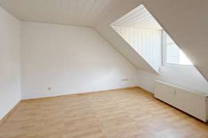 Bad Wilhelmshöhe / Alt Wahlershausen Sonnige und freie Dachgeschosswohnung mit Balkon und Carport in – Die vollständige Adresse der Immobilie erhältst du vom Anbieter., 34131 Bad Wilhelmshöhe, Kassel – Vorschaubild 7