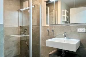 1-Zimmer Luxus-Apartment mit Balkon und TG-Platz – Schleißheimer Straße 433, 80935 Lerchenau-Ost, München – Vorschaubild 4