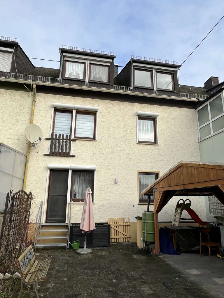 Immobilie in Bendorf - Gepflegtes Reihenhaus mit 3 Wohneinheiten - Bild 1