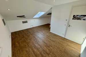 Modernes Holzbohlenarchitektenhaus am Feldrand mit Paddock und Reitplatz – Peine (Kreis) – Vorschaubild 10