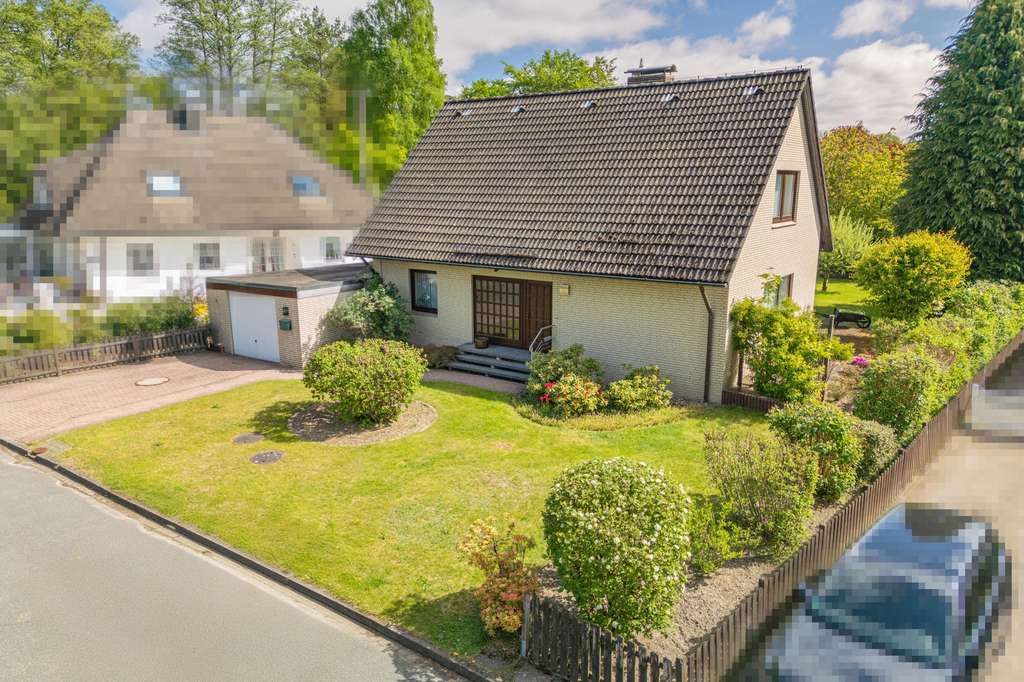 Immobilie in Hoisdorf - Gepflegtes Einfamilienhaus in idyllischer Sackgassenlage - Bild 0