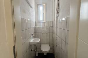 Helle 3-Zimmer-Whg., zentral, gepflegt mit Veranda+ Terrasse zum draußen sitzen – Silvrettastr. 46, 70327 Untertürkheim (Ortsteil), Stuttgart – Vorschaubild 5