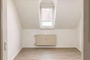 Charmante 3 Zi. Wohnung mit Einbauküche – 45145 Frohnhausen, Essen – Vorschaubild 2