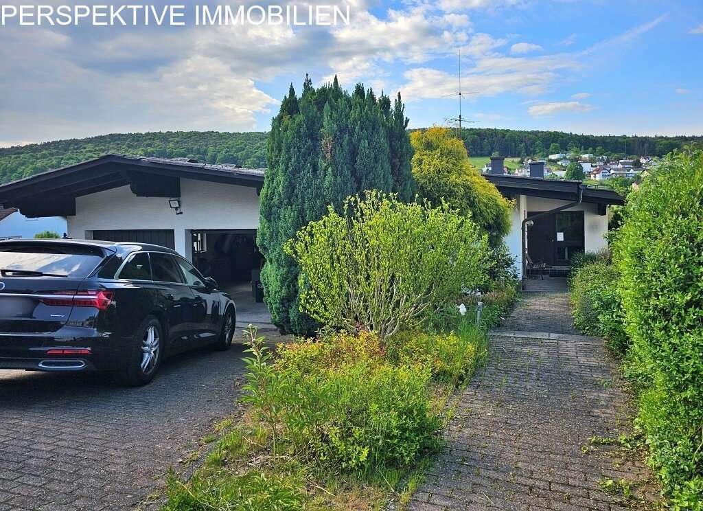 Immobilie in Bad König - Solides Architektenhaus mit 2 Wohnungen und Blick über Bad König - Bild 0