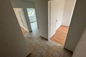 Gemütliche 3-Zimmer-Dachgeschosswohnung in Wuppertal-Elberfeld – Opphofer Straße 10, 42107 Elberfeld, Wuppertal – Vorschaubild 5