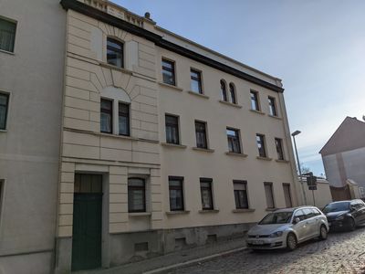 Bequemer Altbau-Charme: Renovierte EG-Wohnung mit leichtem Zugang direkt am Schlosspark inkl. EBK