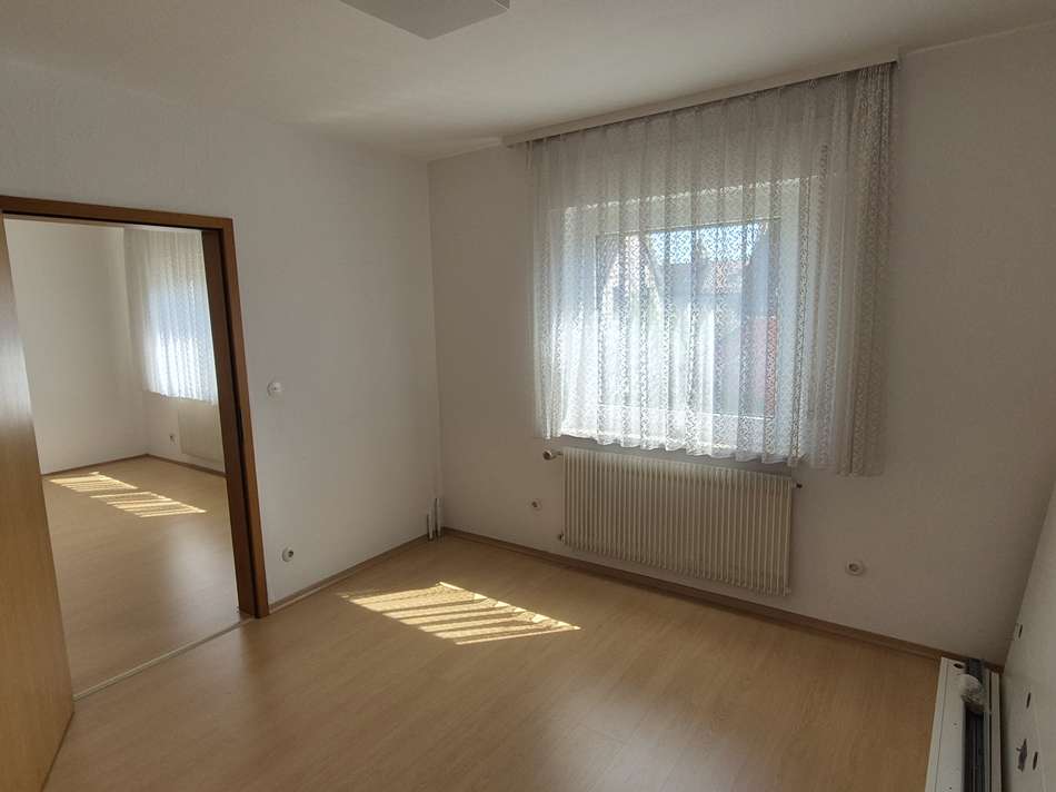 Schlafzimmer und Wohnzimmer OG