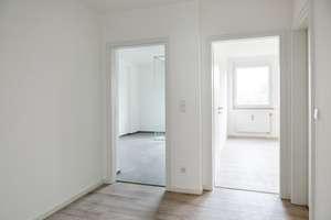 HELLE, ATTRAKTIVE 3-ZIMMER WOHNUNG, KÜCHE UND TIEFGARAGENSTELLPLATZ. DIREKT VON EIGENTÜMER – Kleinreuther Weg 76, 90408 Uhlandstraße, Nürnberg – Vorschaubild 10