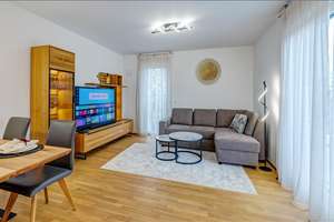 Möbliert: Helle Neubauwohnung mit idealem Schnitt und Balkon  – Die vollständige Adresse der Immobilie erhältst du vom Anbieter., 80937 Am Hart, München – Vorschaubild 2