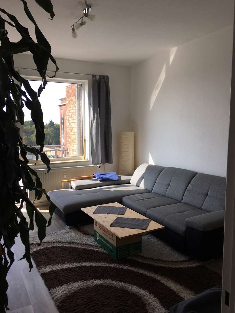 Uninahe 3-Zimmer-Wohnung mit gehobener Innenausstattung mit Einbauküche in Kiel